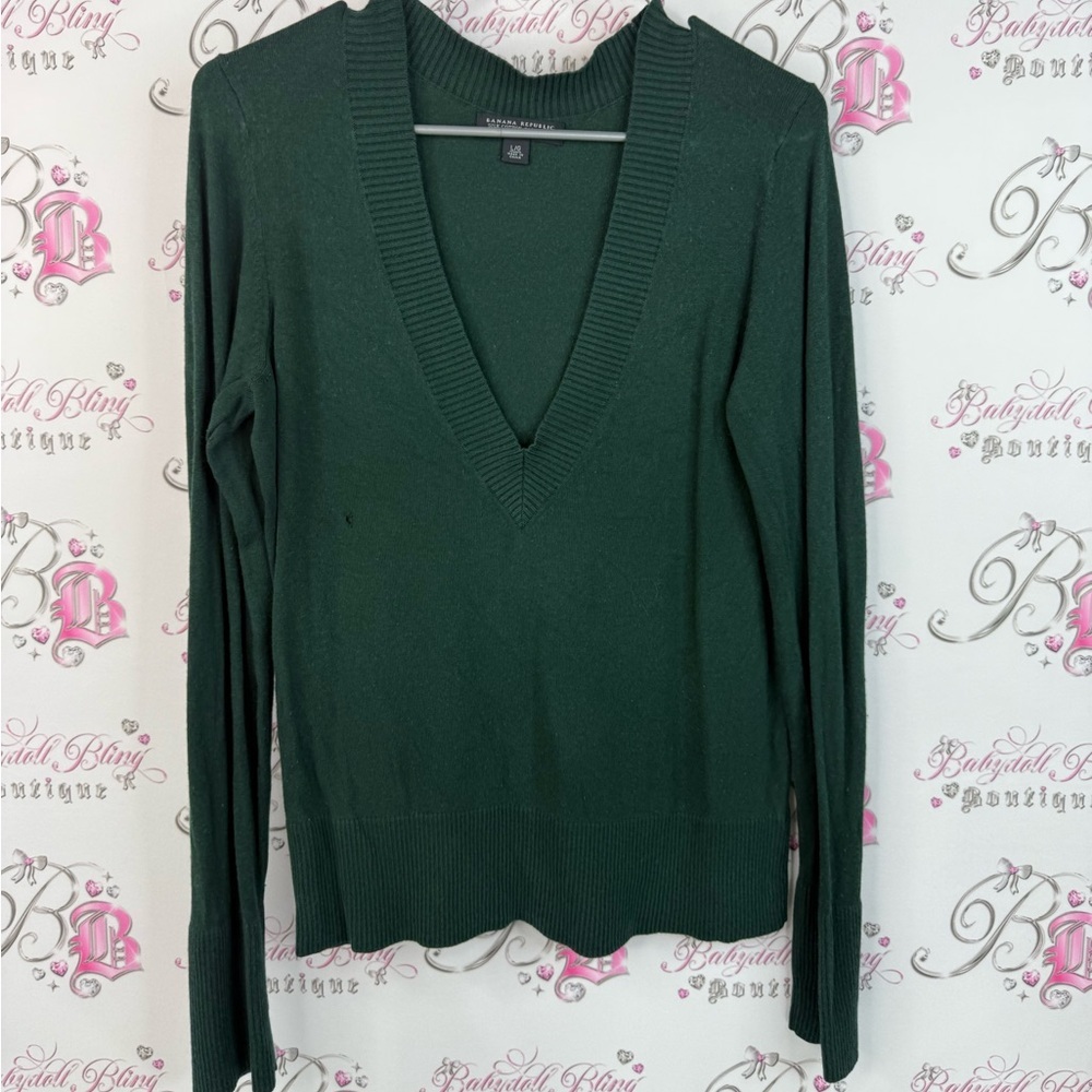 Banana Republic long sleeve silk cotton cashmere Forest Green V-Neck Sweater